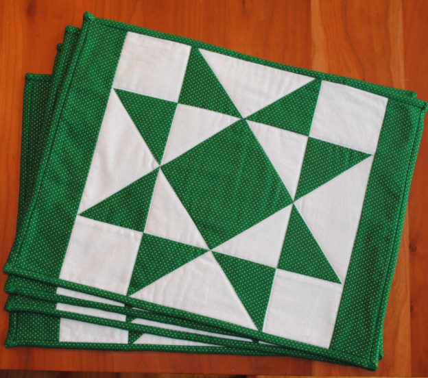 Green and White Star Place Mats (set of 4)